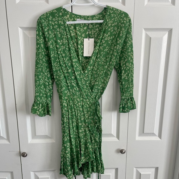 Faithfull the Brand Carmel Dress Violette Print Green Mini Wrap Dress - Picture 2 of 5